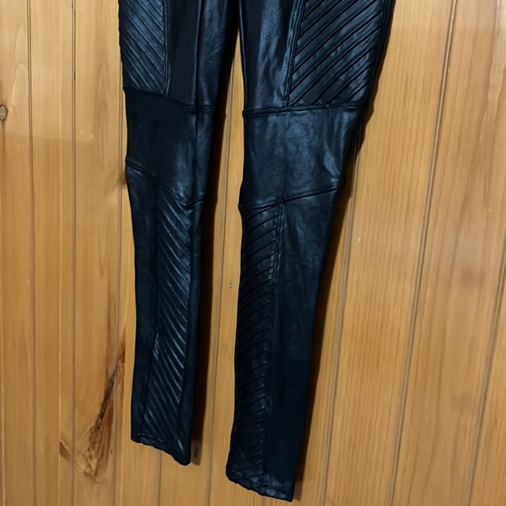 SPANX Moto Faux Leather Leggings - Picture 4 of 9